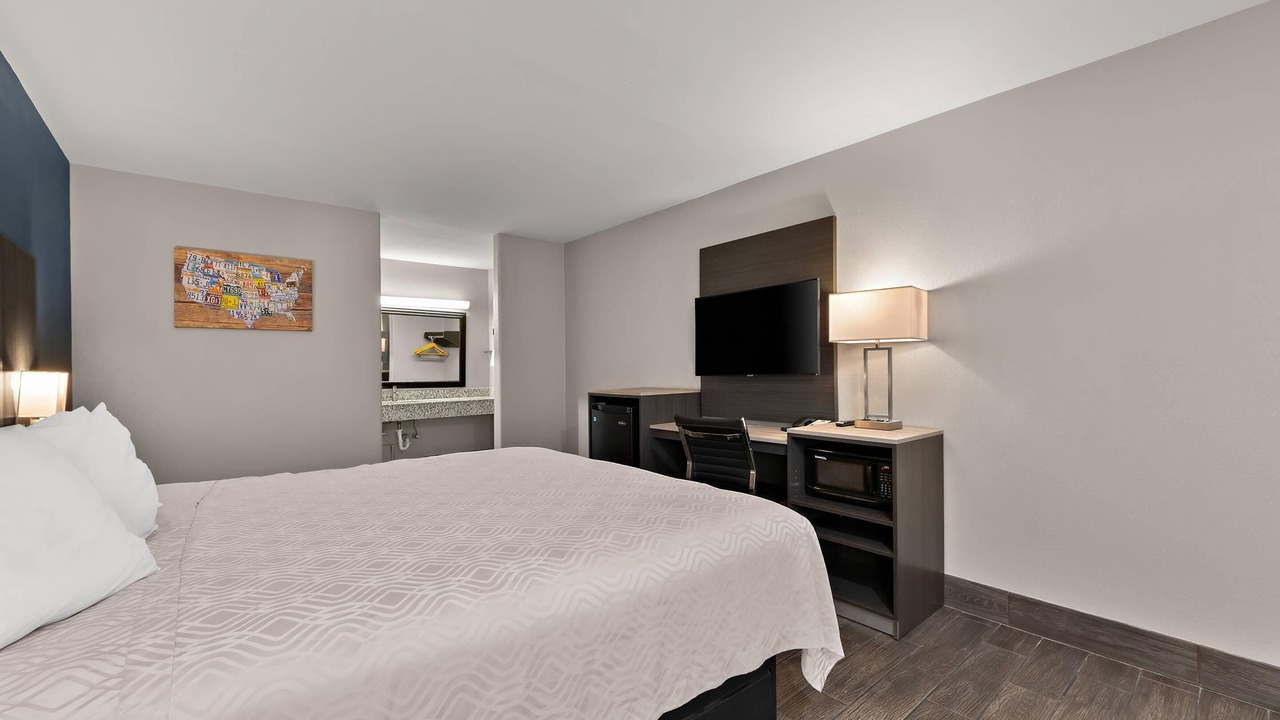 Photo of Bedroom in Western Division