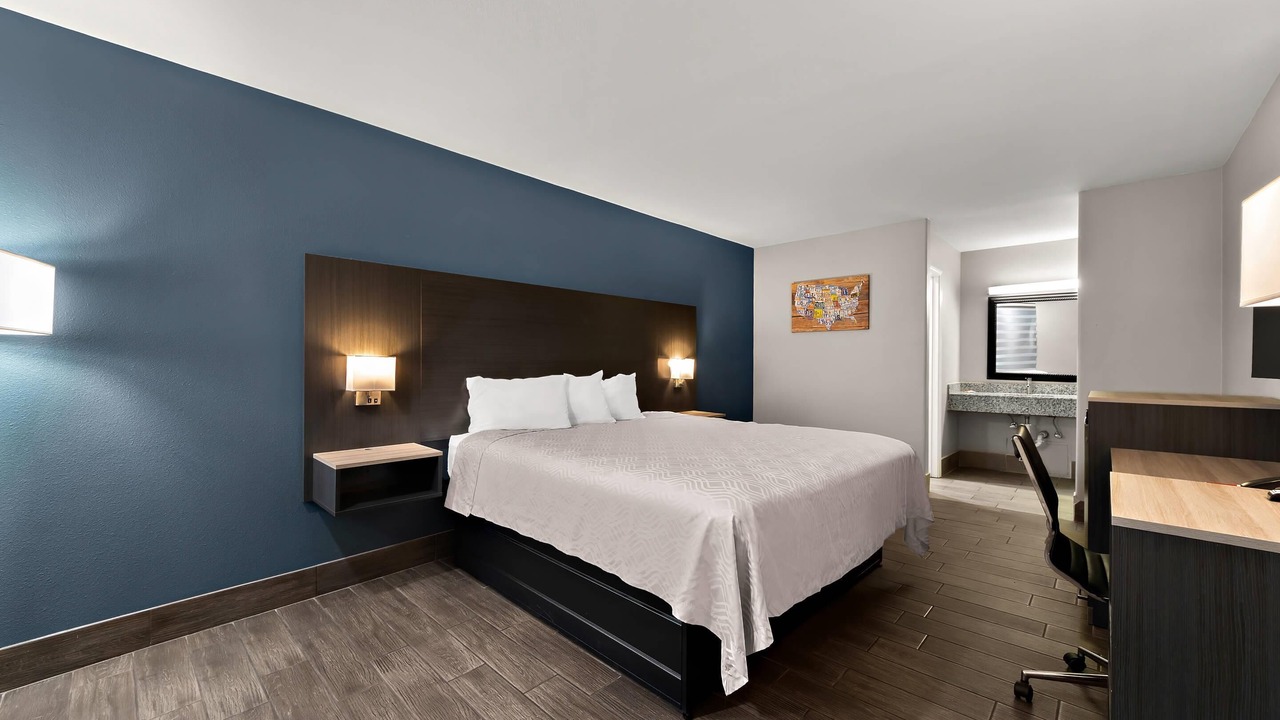 Photo of Bedroom in Western Division