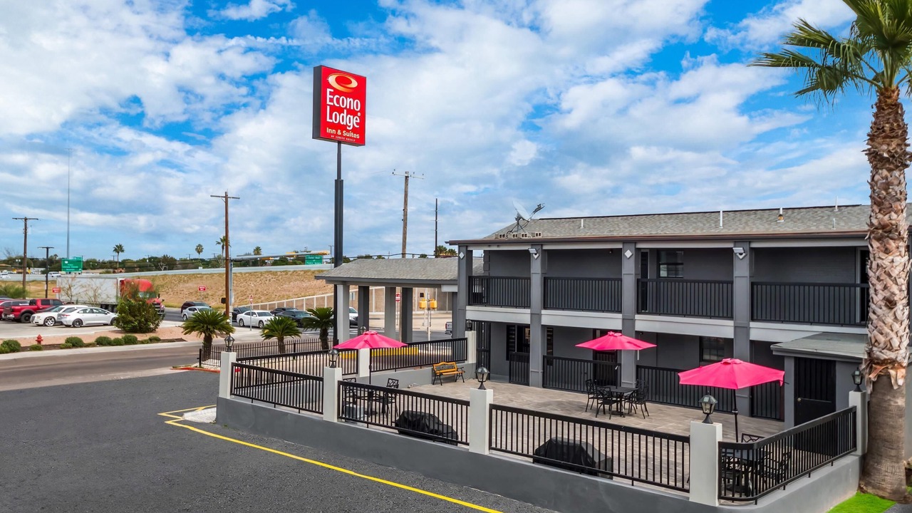 Photo of Outdoor in Western Division