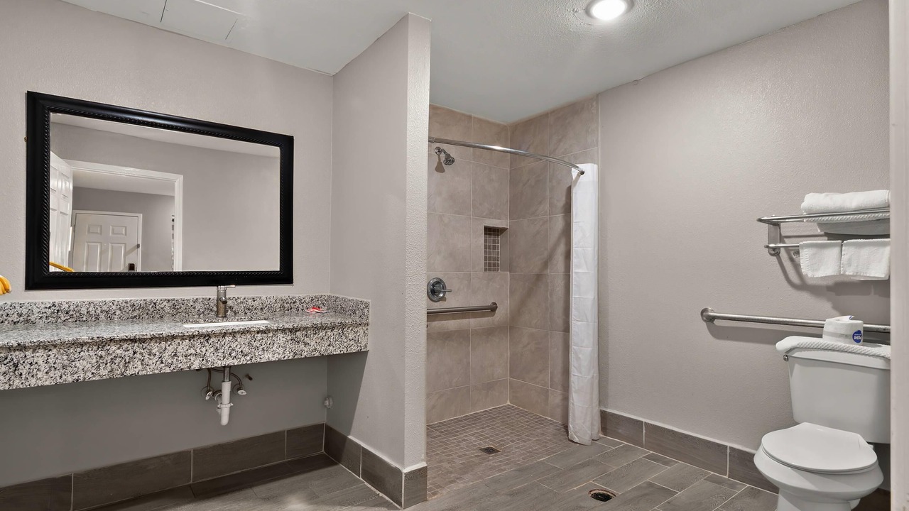 Photo of Bedroom in Western Division