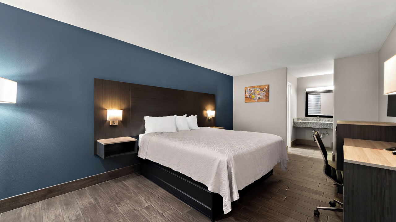 Photo of Bedroom in Western Division