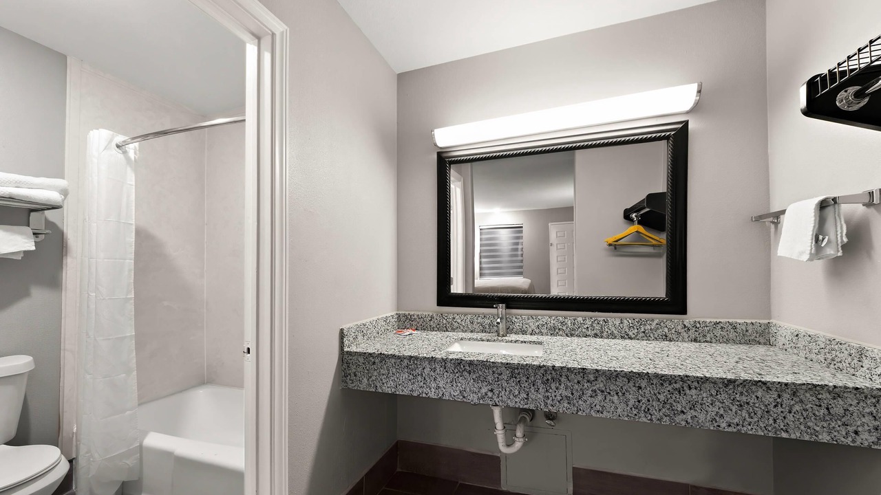 Photo of Bedroom in Western Division