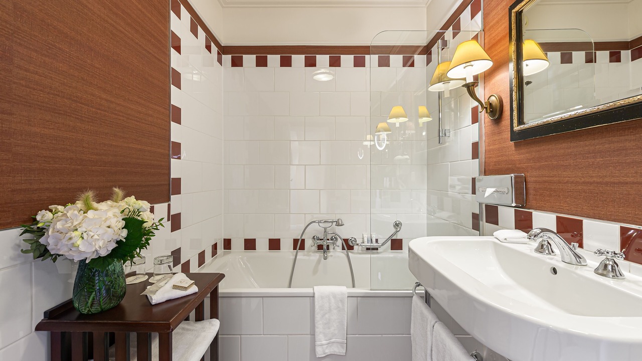 Photo of Bathroom in Paquis-Temple