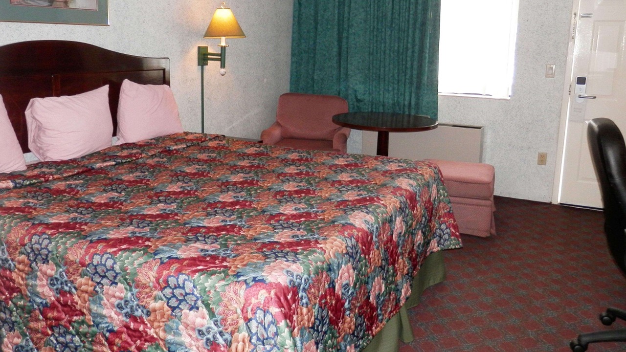 Photo of Bedroom in Fowlerville