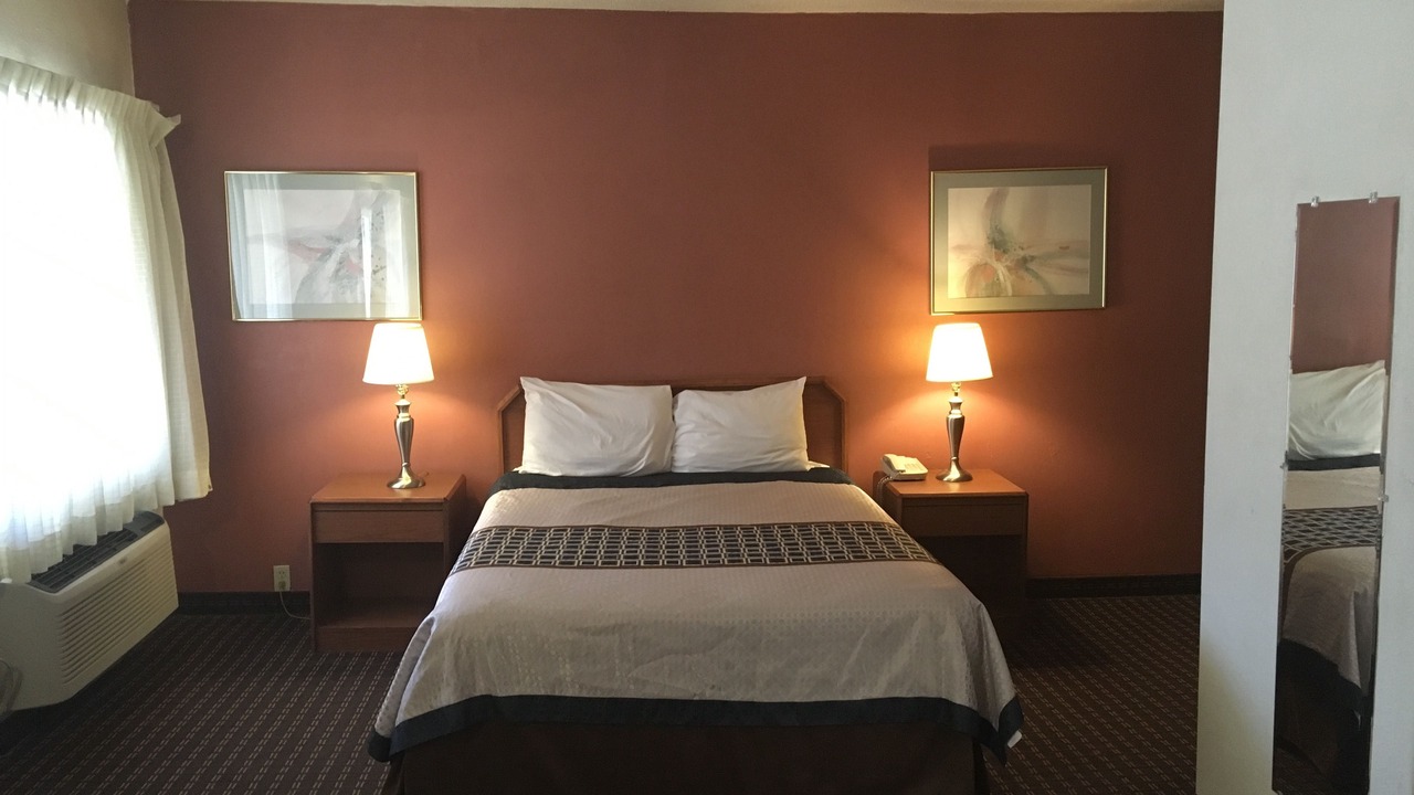 Photo of Bedroom in Liberal