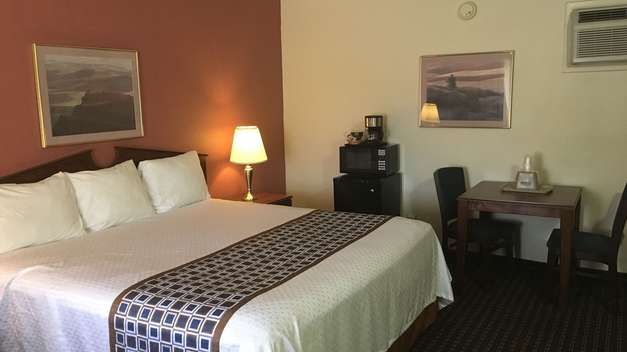 Photo of Bedroom in Liberal