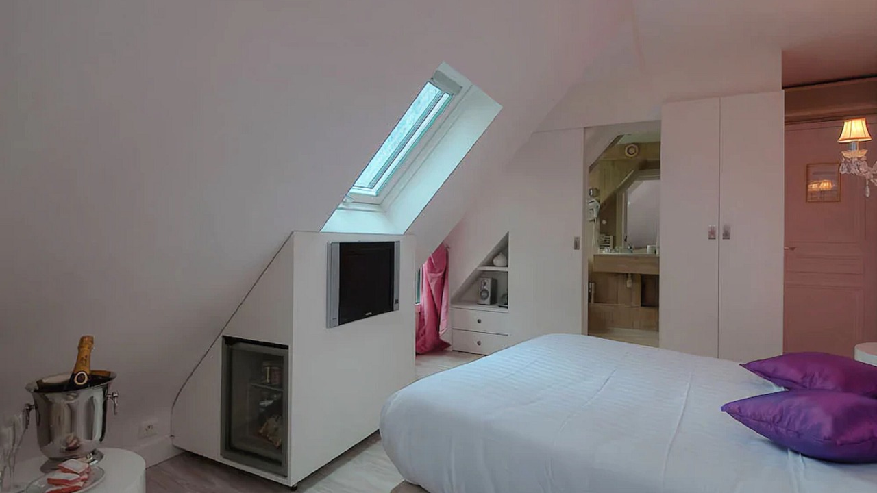 Photo of Bedroom in Sorbonne
