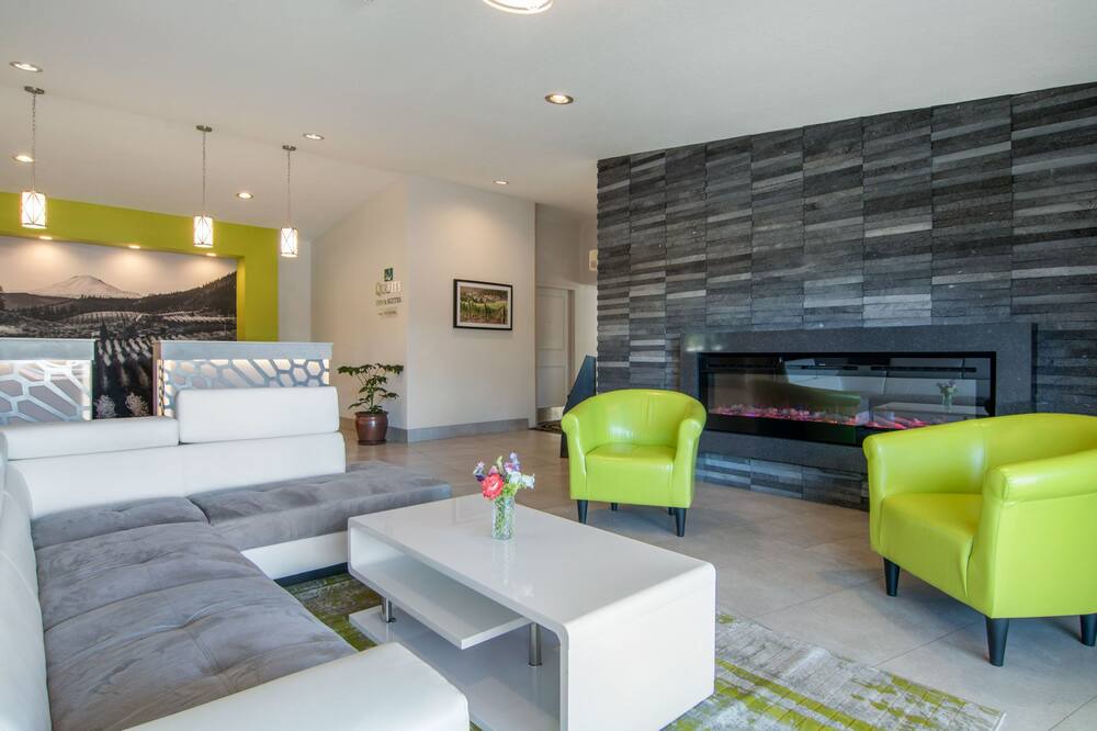 Photo of Livingroom in Albany