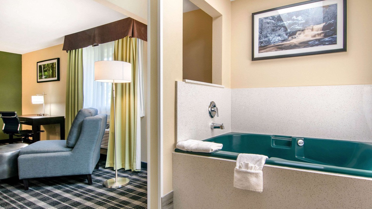 Photo of Others in Albany