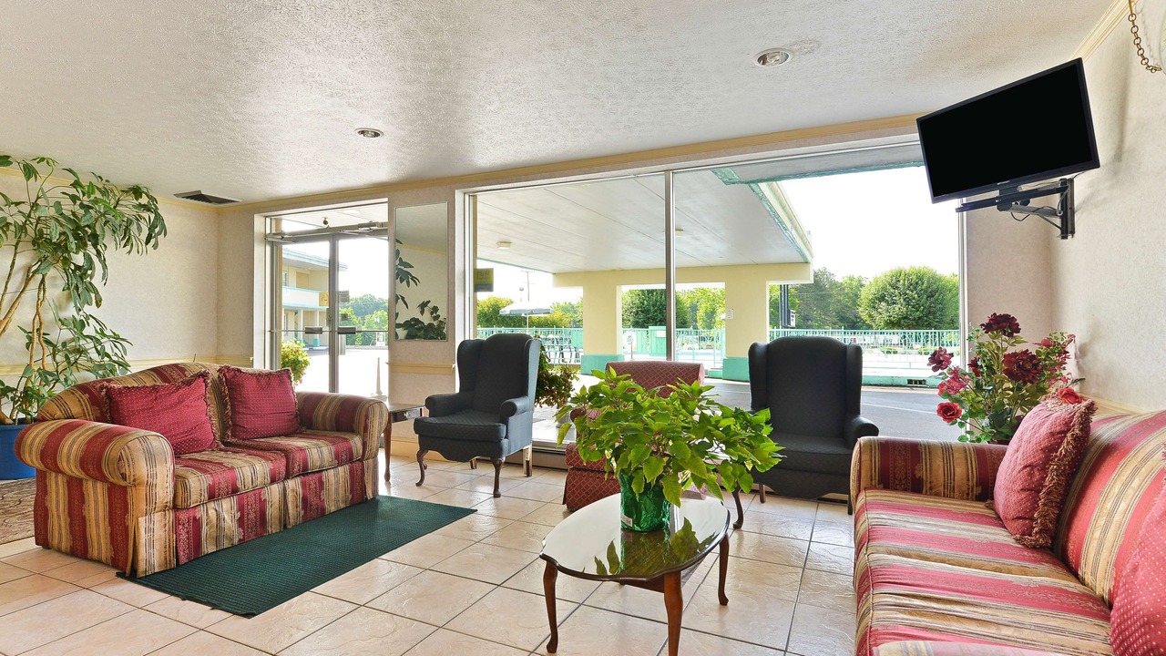 Photo of Livingroom in South Boston