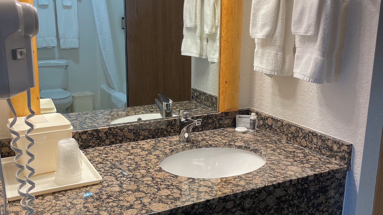 Photo of Bathroom in Gardiner