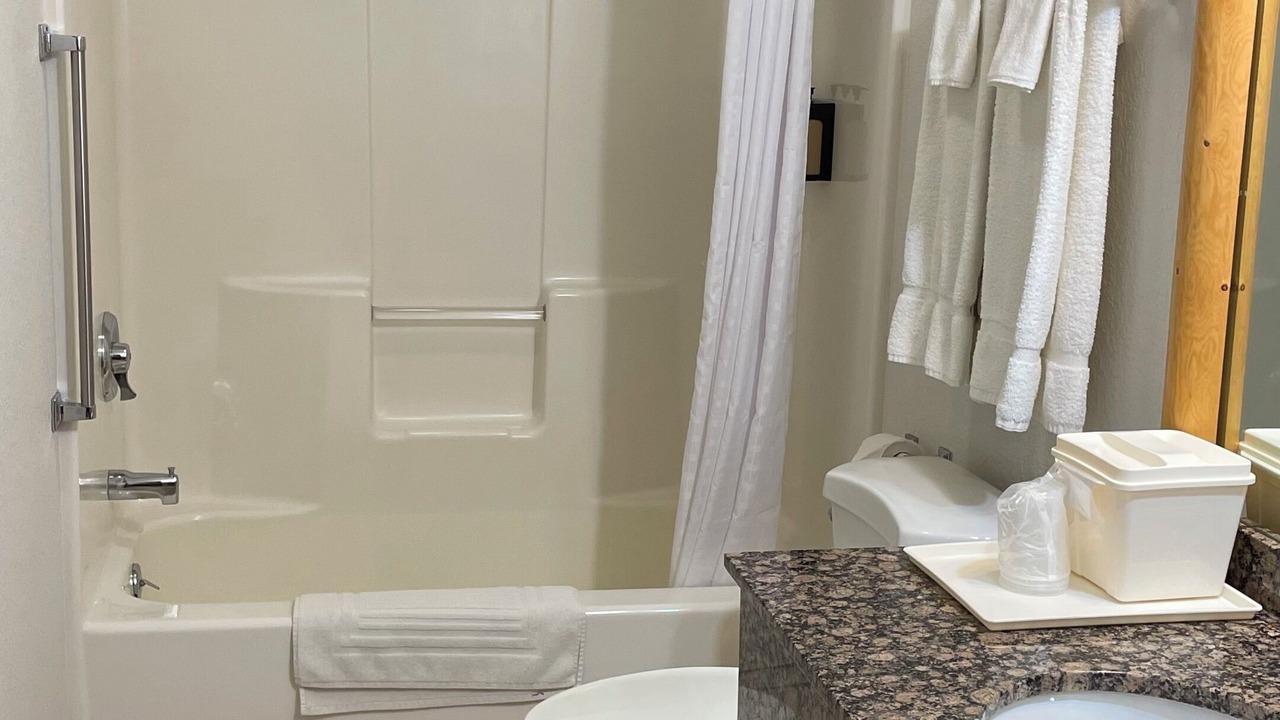 Photo of Bathroom in Gardiner