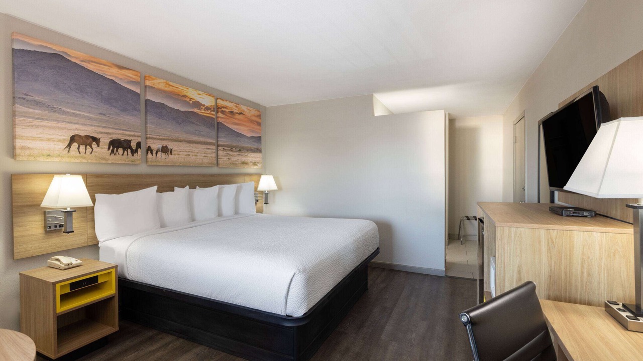 Photo of Bedroom in Roswell