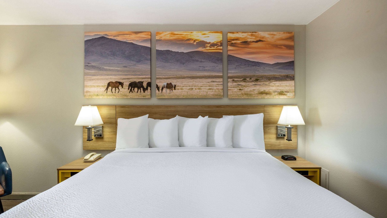 Photo of Bedroom in Roswell