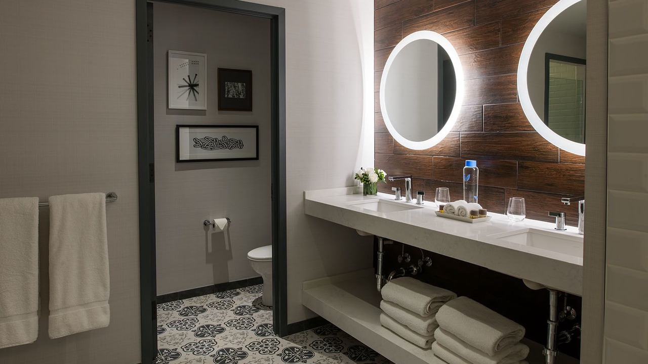 Photo of Others in Downtown Hartford