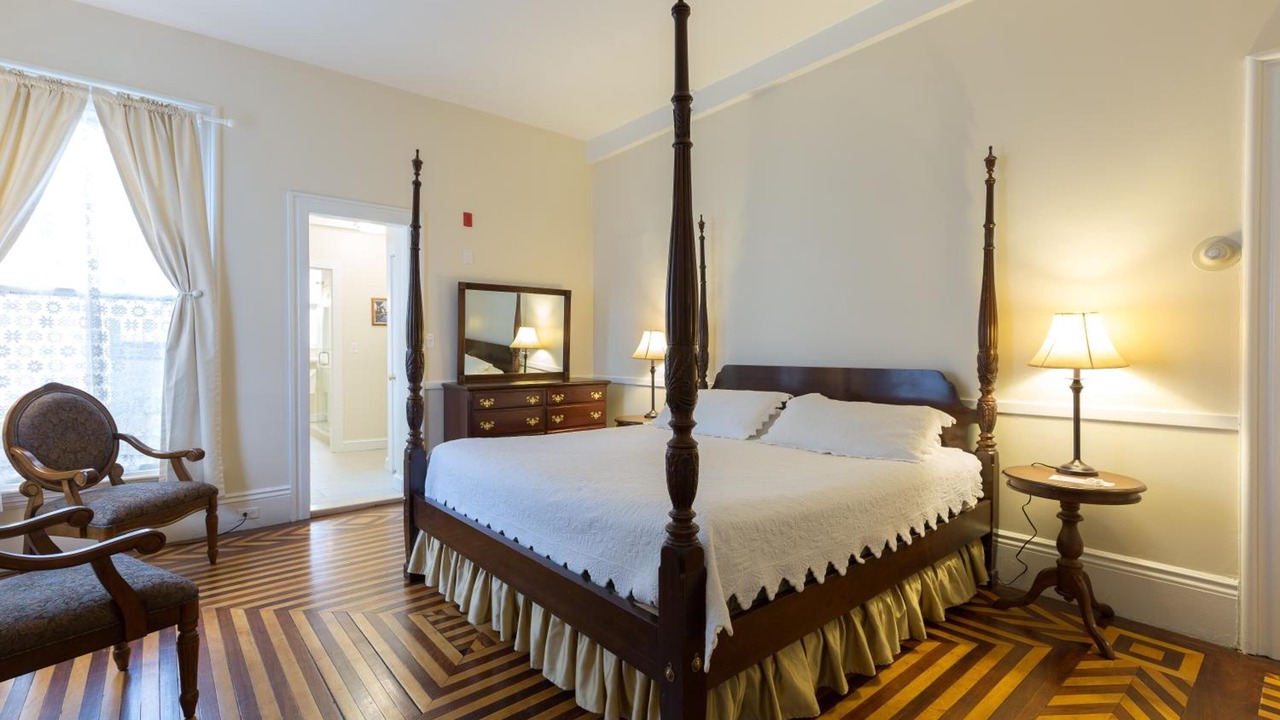 Photo of Bedroom in Salem