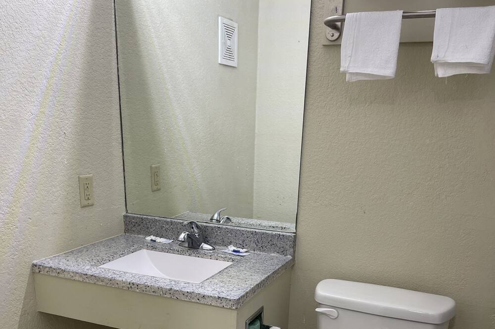 Photo of Bathroom in Alexandria