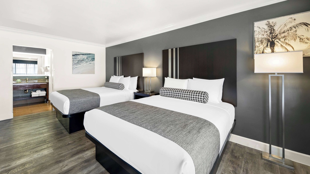Photo of Bedroom in Munras Avenue