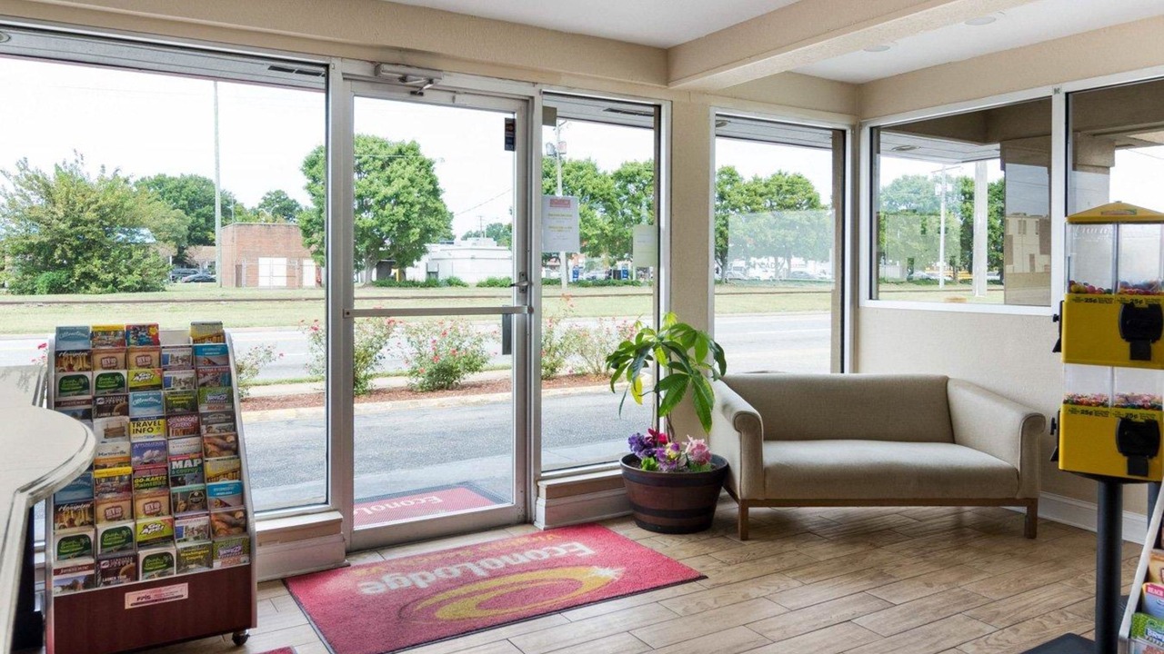 Photo of Livingroom in North Central