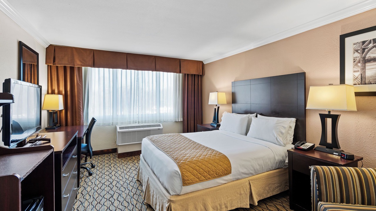 Photo of Bedroom in Fort Lee