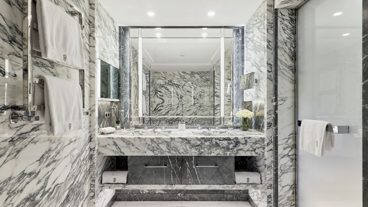 Photo of Bathroom in Casino - Boulingrins