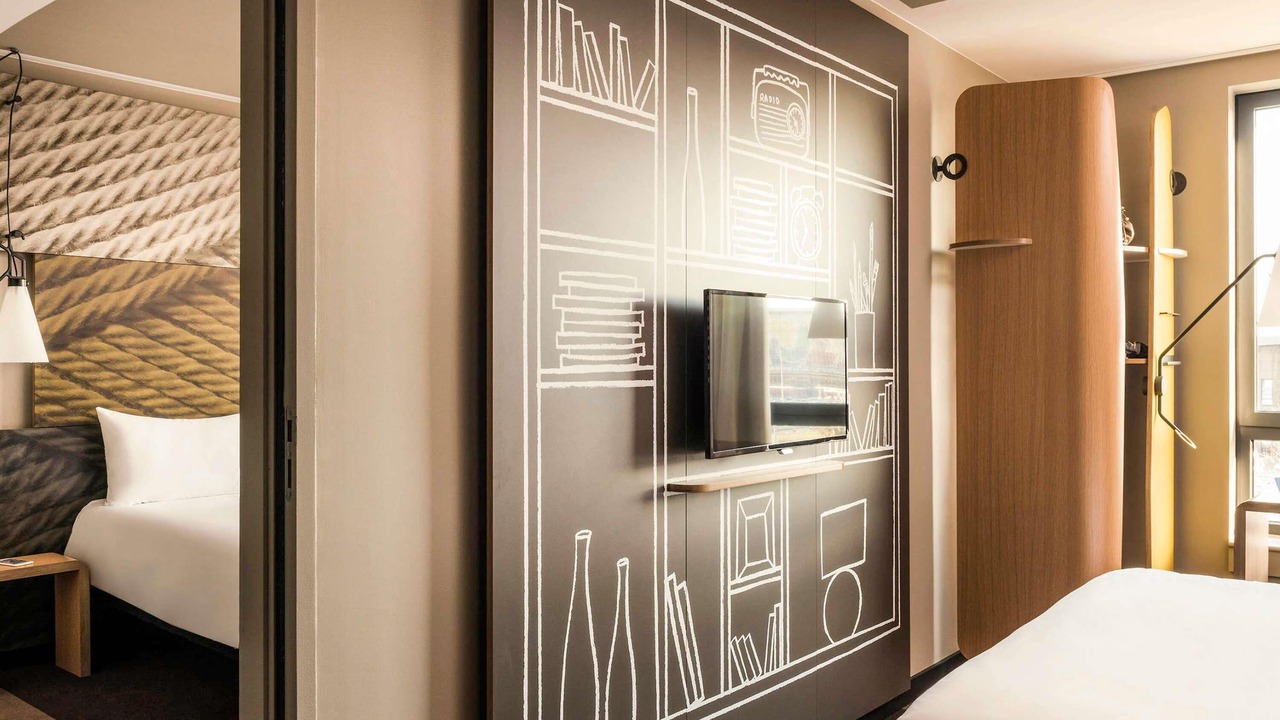 Photo of Bedroom in Orly