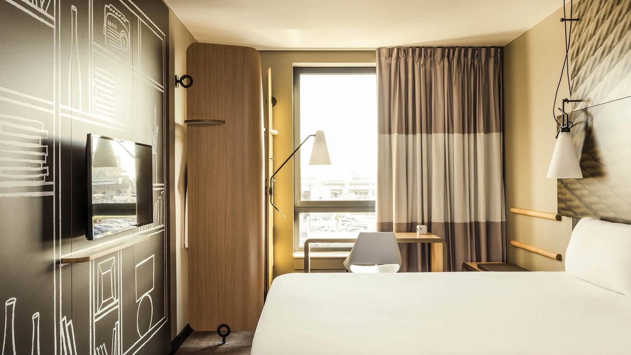 Photo of Bedroom in Orly