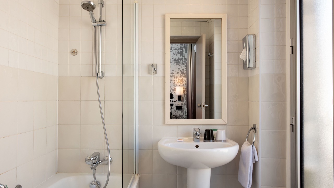 Photo of Bathroom in 5th Arrondissement