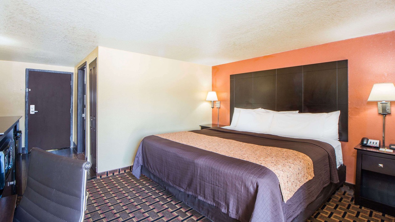 Photo of Bedroom in Joplin
