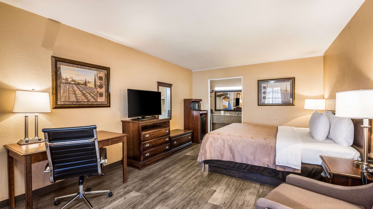 Photo of Bedroom in Caddo Valley