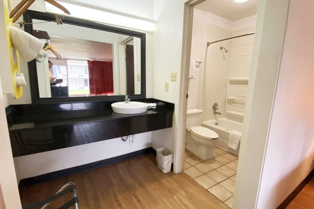 Photo of Bathroom in New Llano