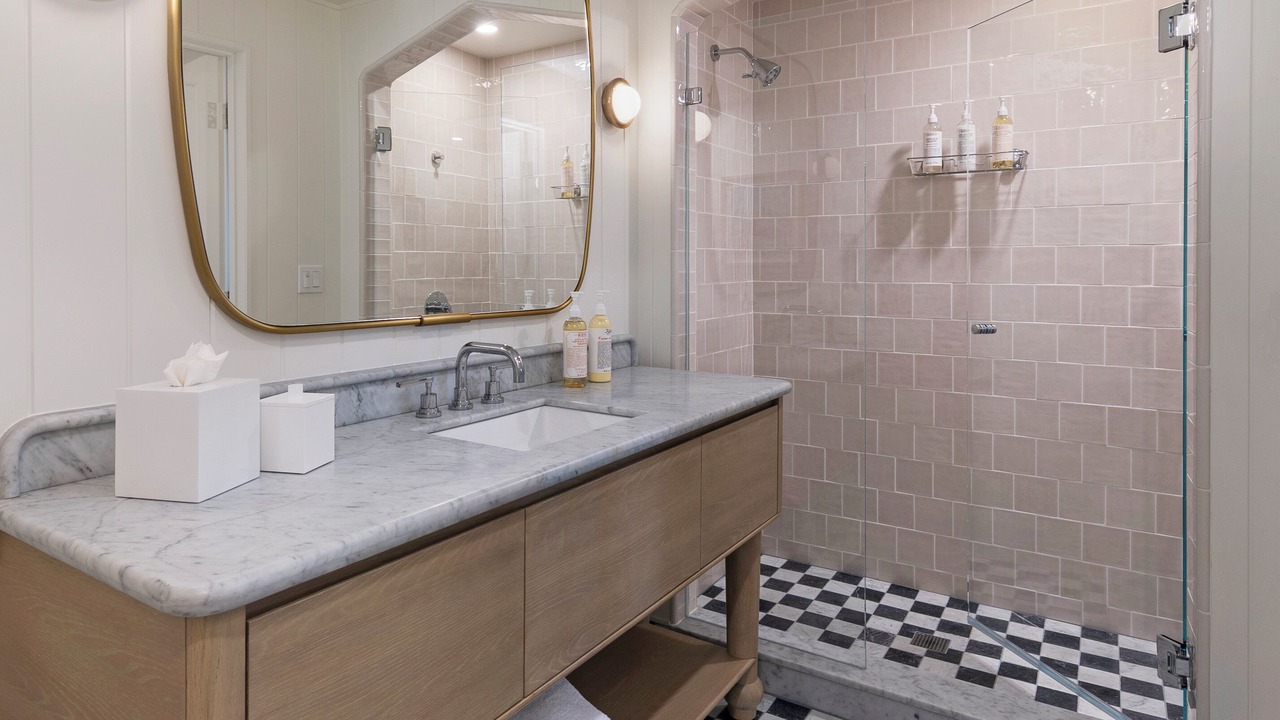 Photo of Bathroom in Balboa Peninsula