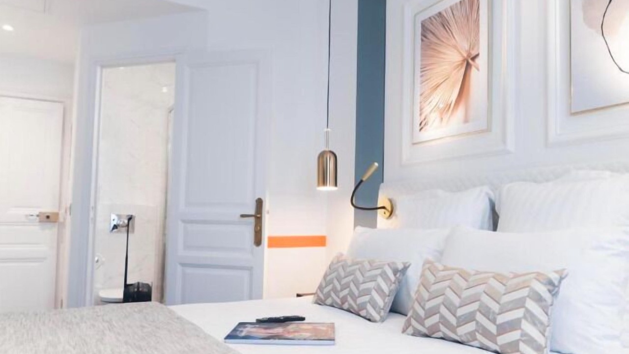 Photo of Bedroom in Downtown Angers