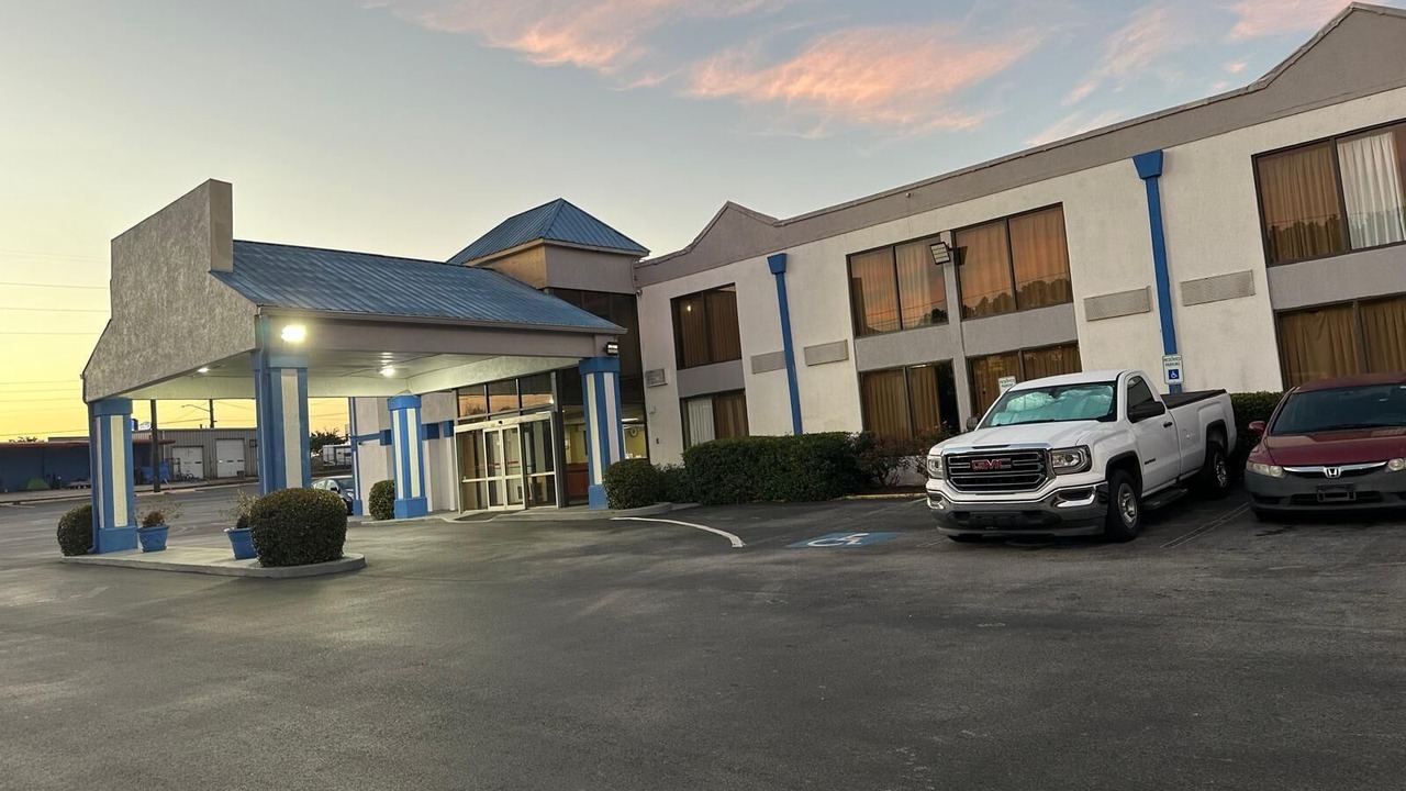 Photo of Outdoor in Tucker