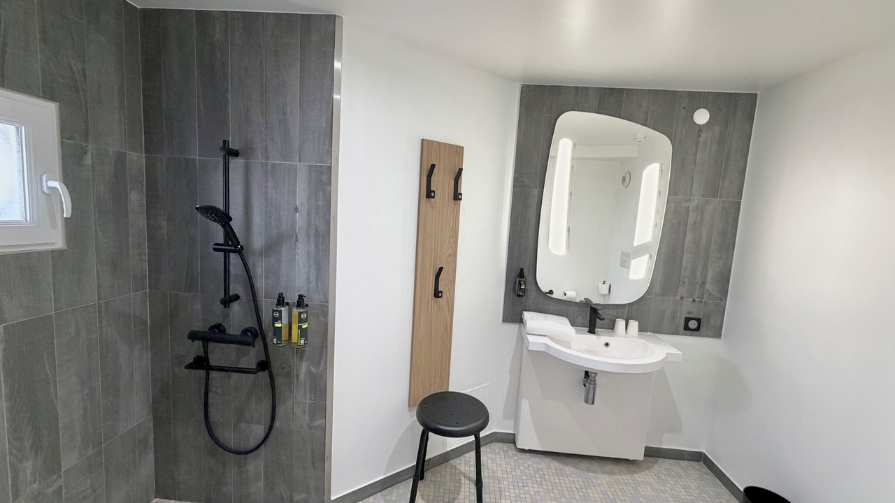 Photo of Bathroom in Chateaudun-Bannier