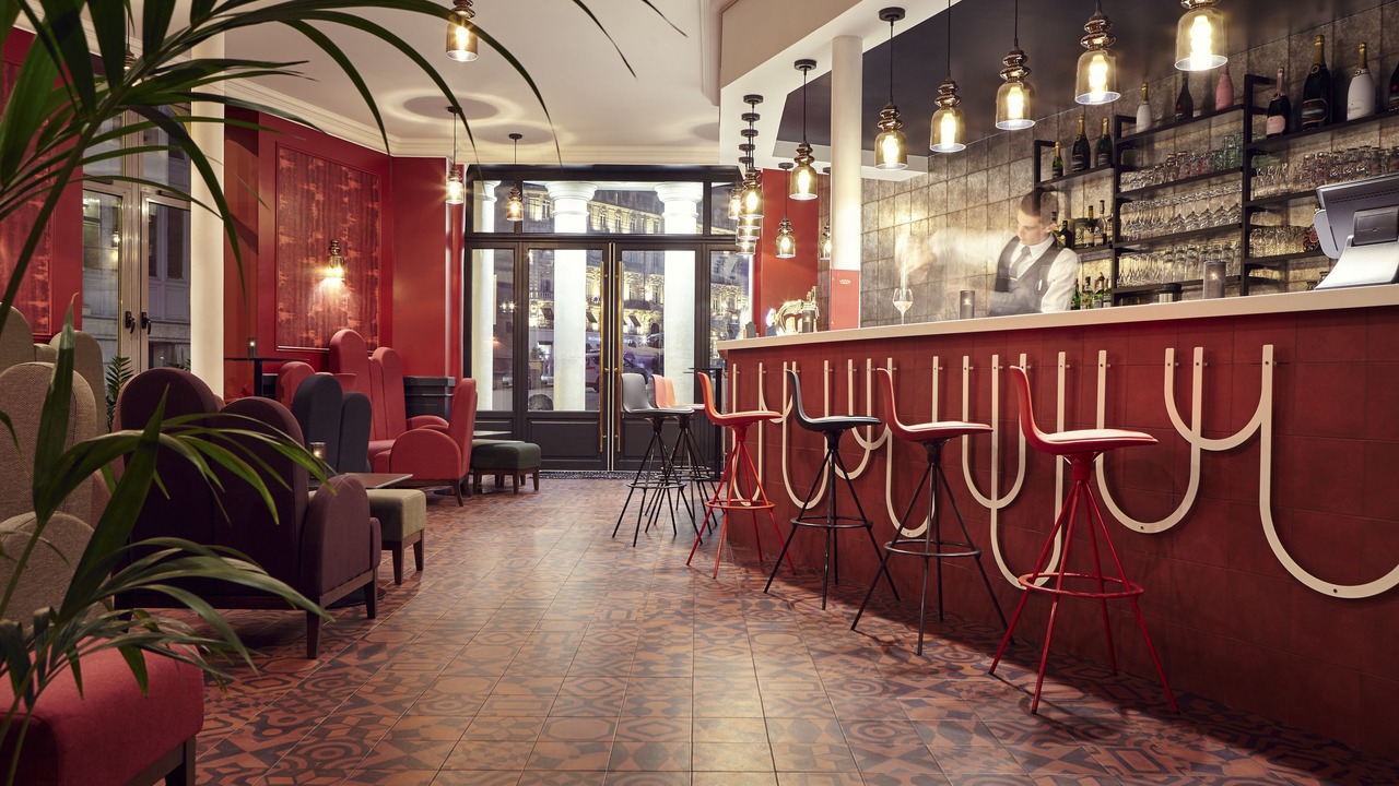 Photo of Others in Comedie