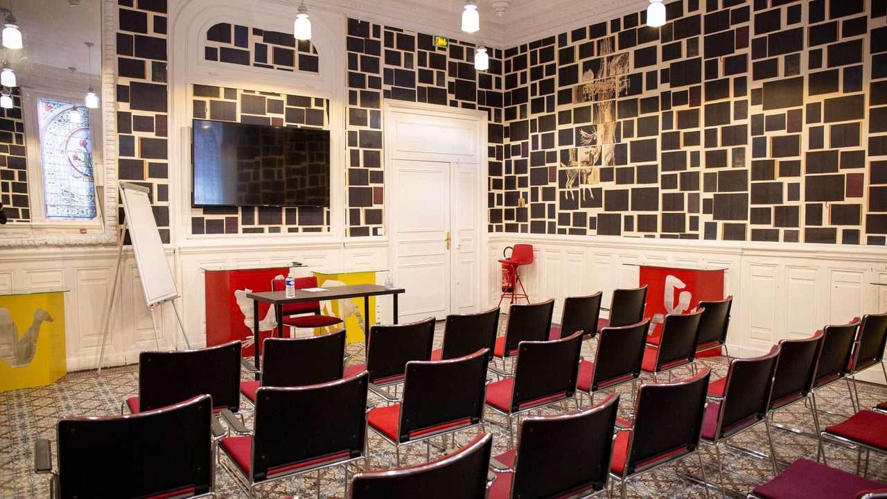 Photo of Others in Comedie