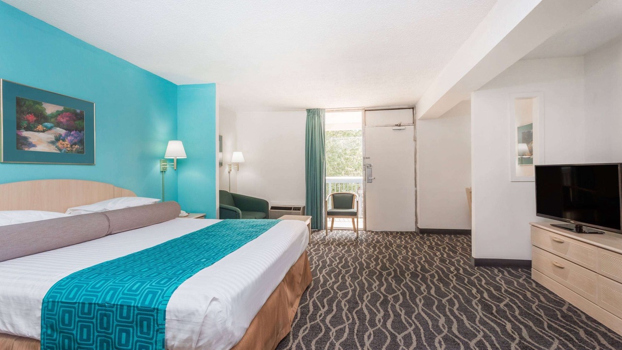 Photo of Others in Commerce