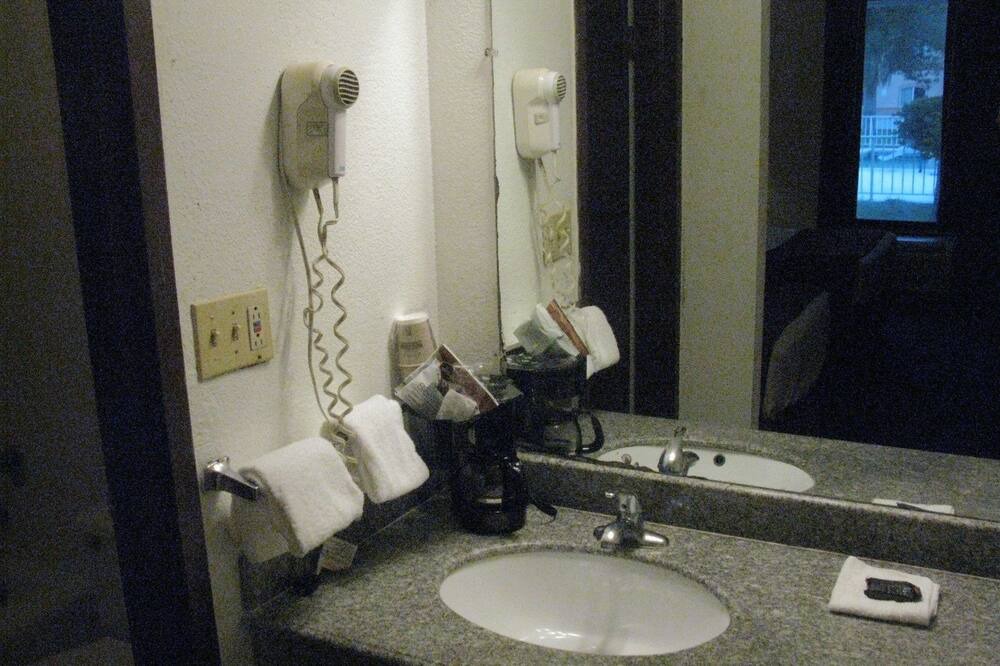 Photo of Bathroom in Port Lavaca