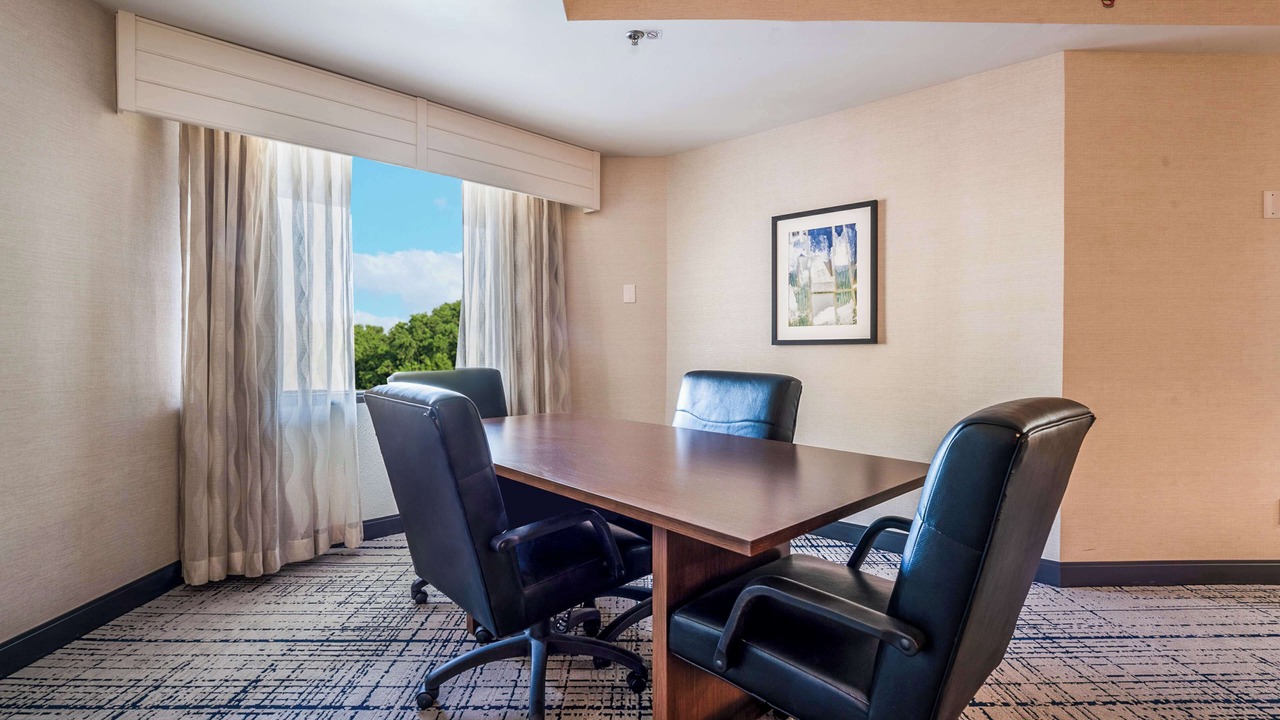 Photo of Bedroom in Executive Park