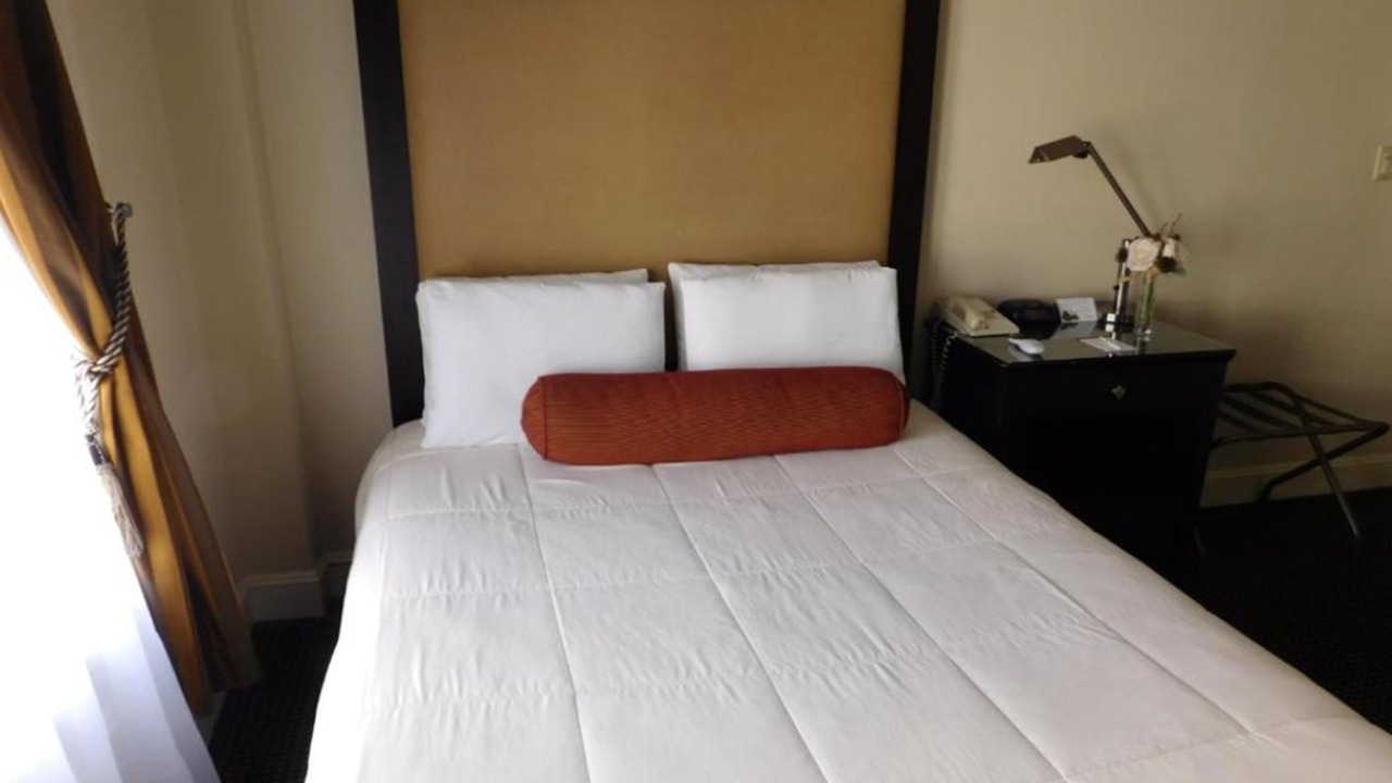 Photo of Bedroom in Downtown Oakland