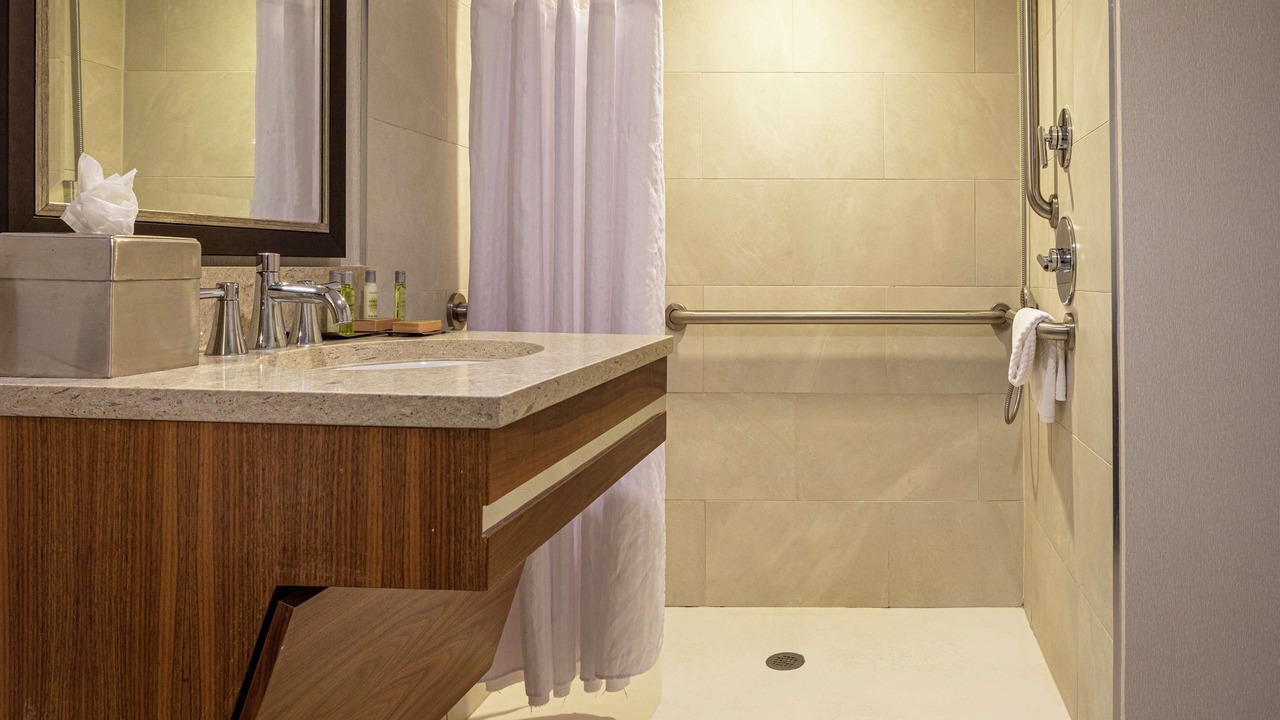 Photo of Bathroom in Green Tree