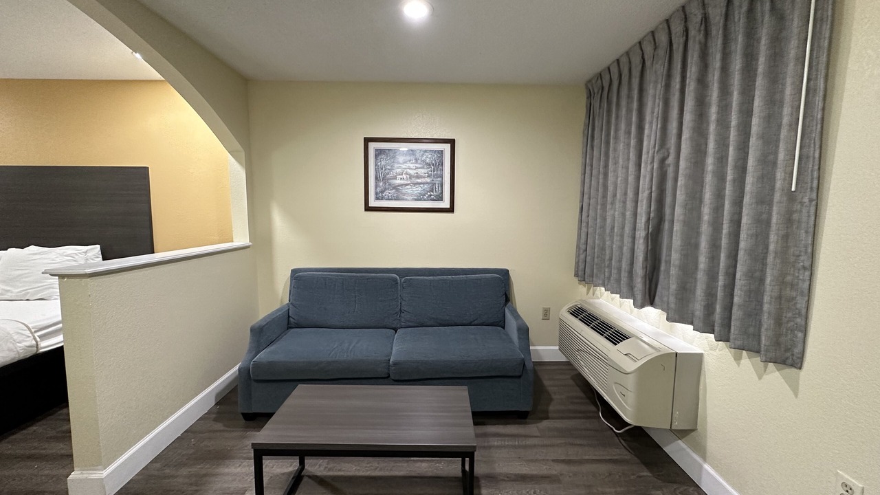 Photo of Livingroom in Brookhollow