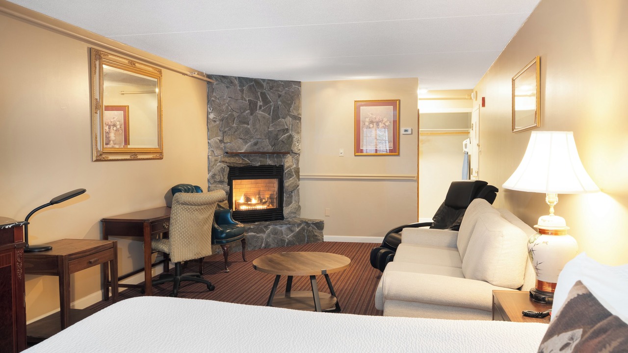 Photo of Livingroom in West Lebanon