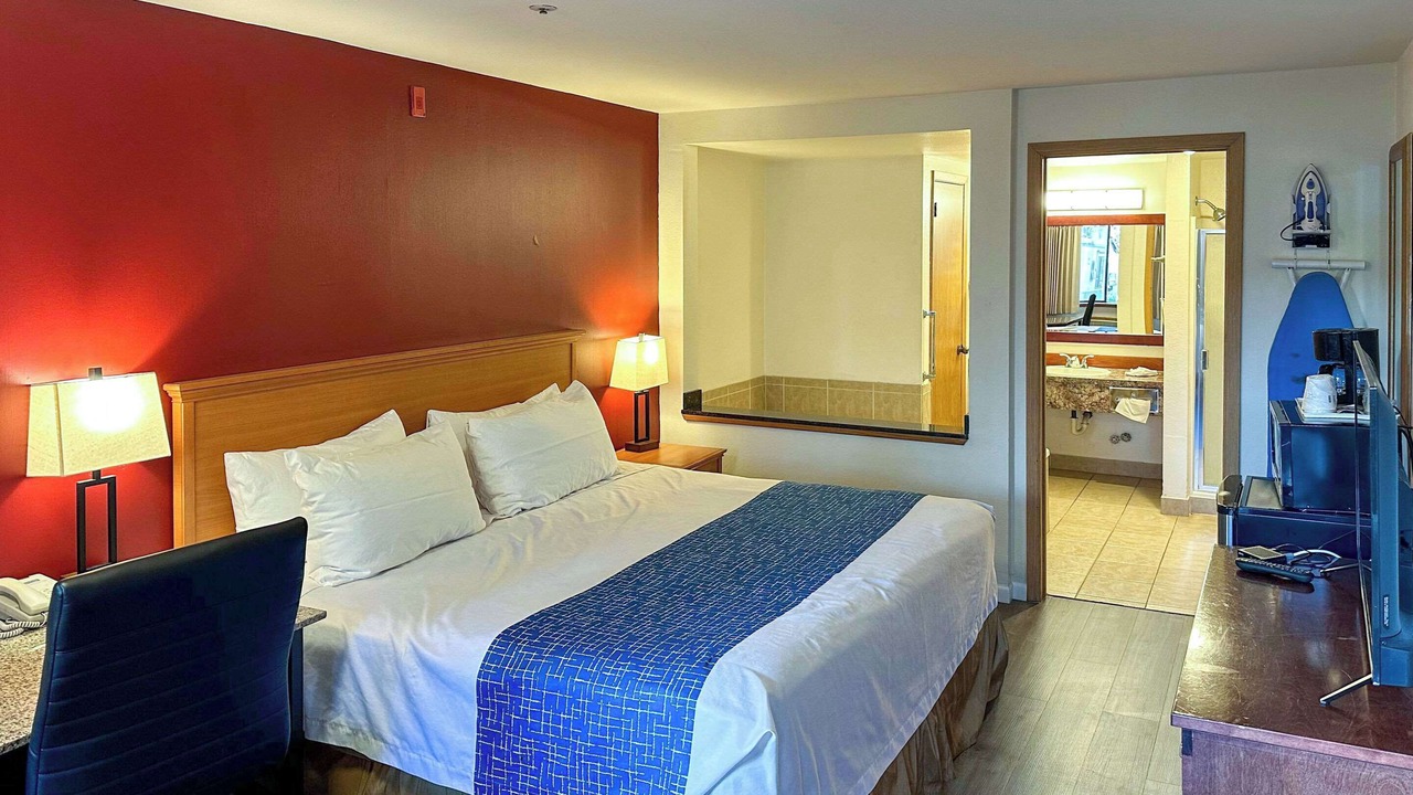 Photo of Bedroom in Edmonds