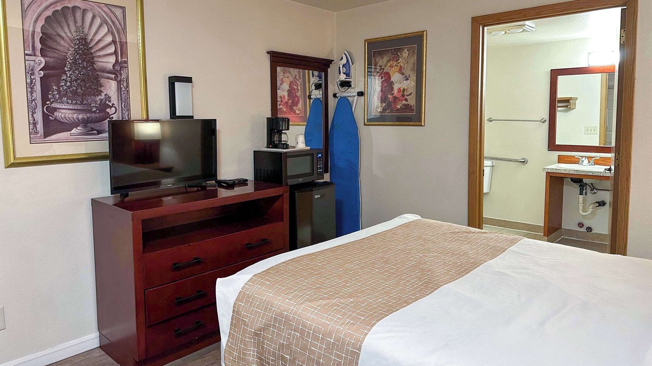 Photo of Bedroom in Edmonds