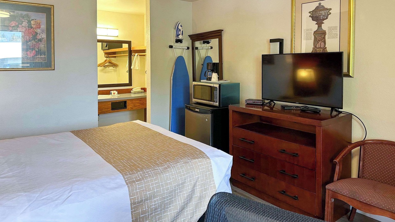 Photo of Bedroom in Edmonds