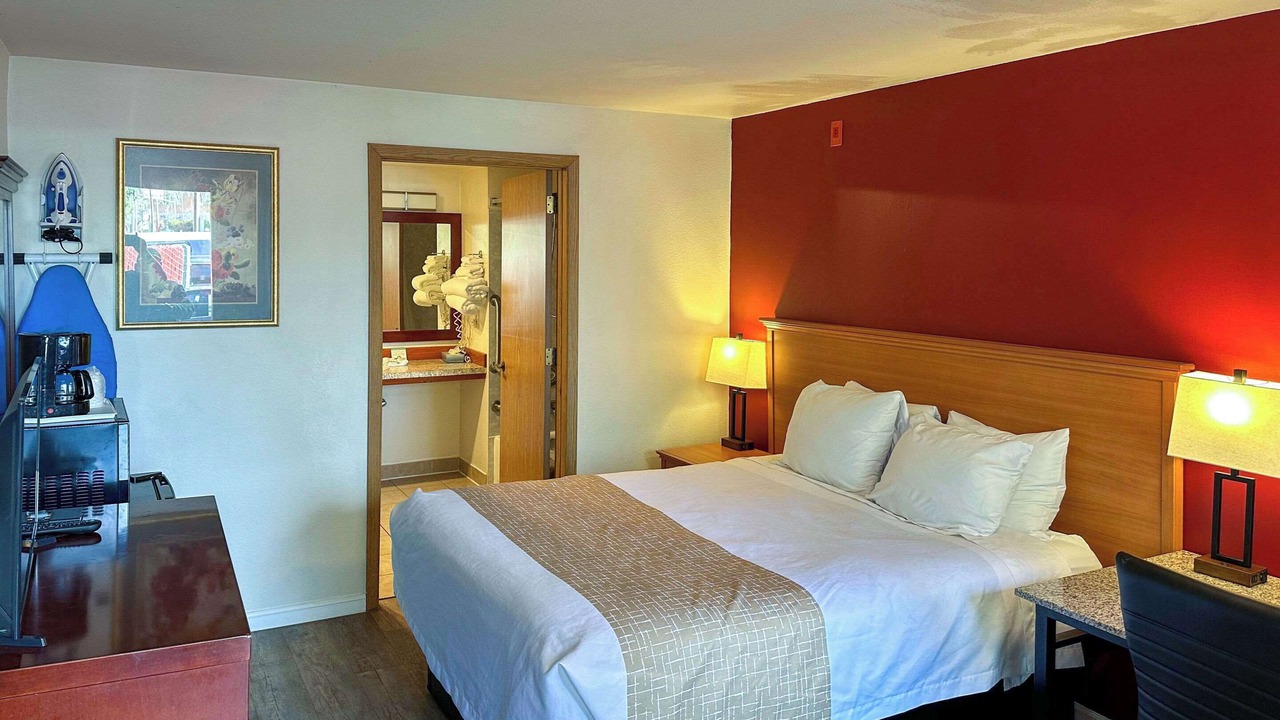 Photo of Bedroom in Edmonds