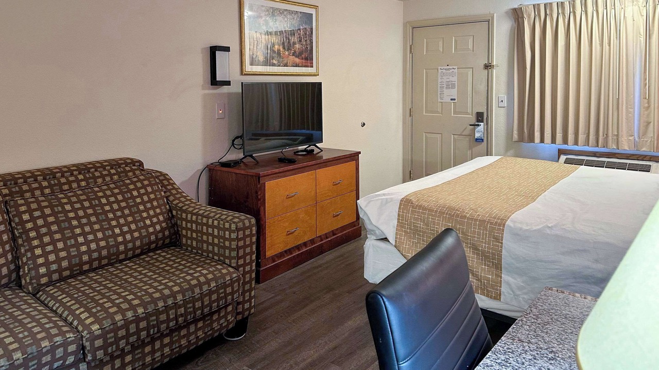 Photo of Bedroom in Edmonds