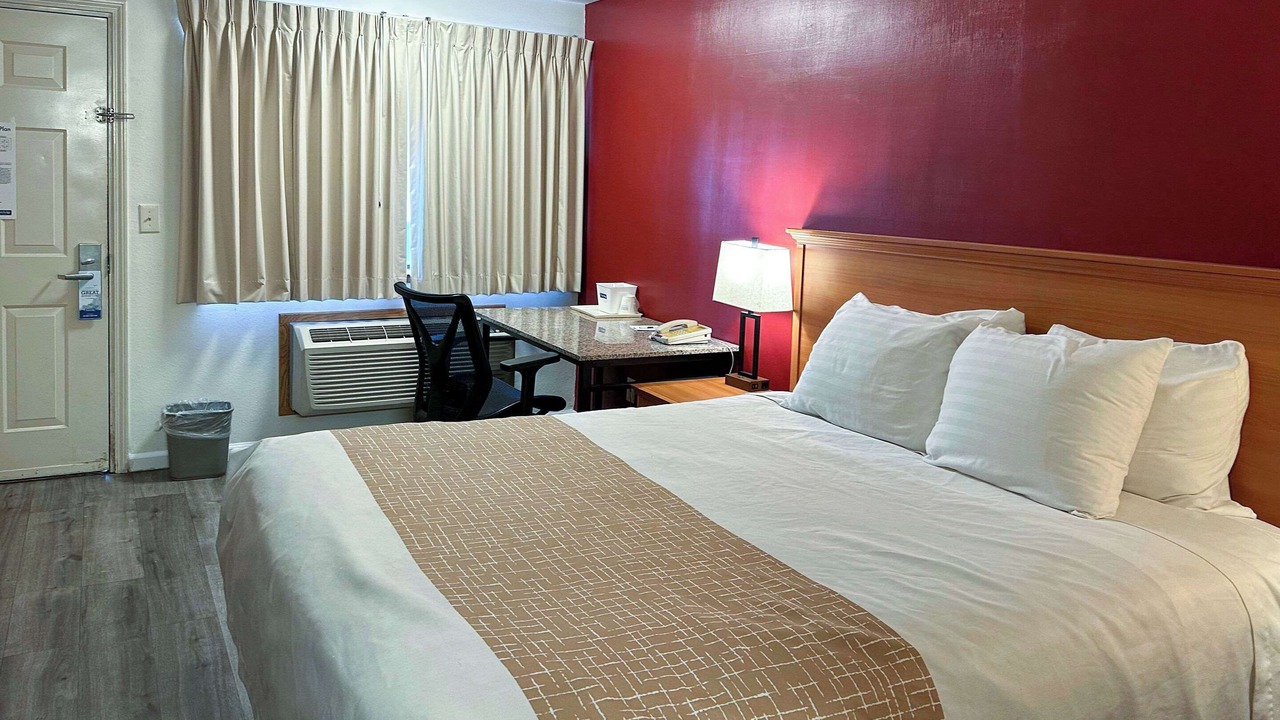 Photo of Bedroom in Edmonds